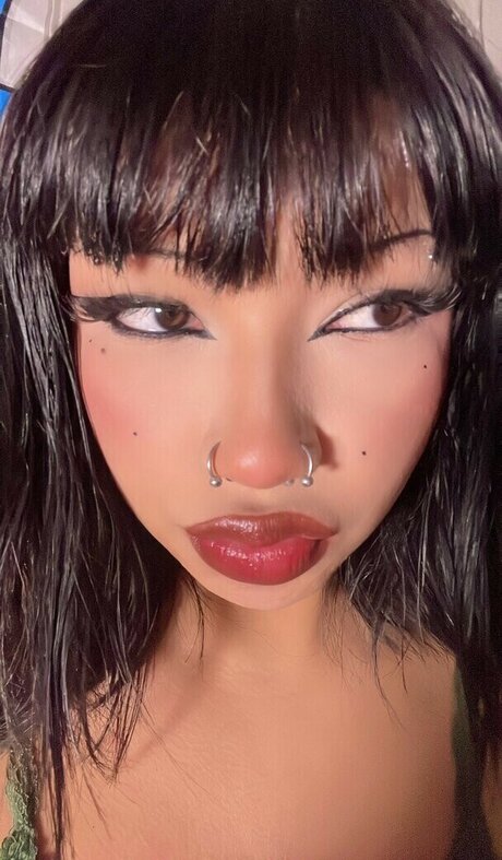 Sarynthia star naked archive