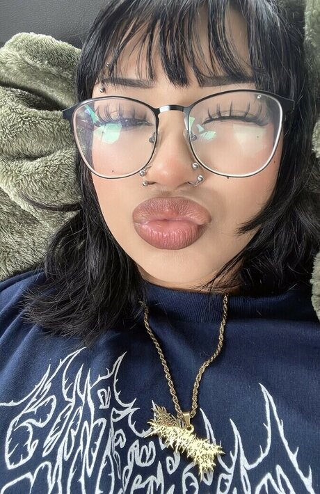 Sarynthia top model archive