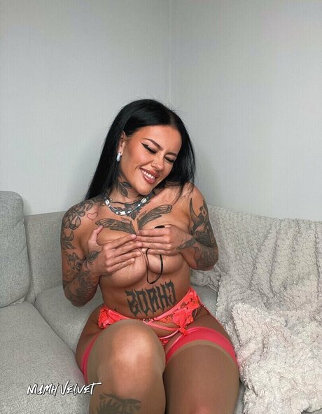 Niamh Velvet naked star archive