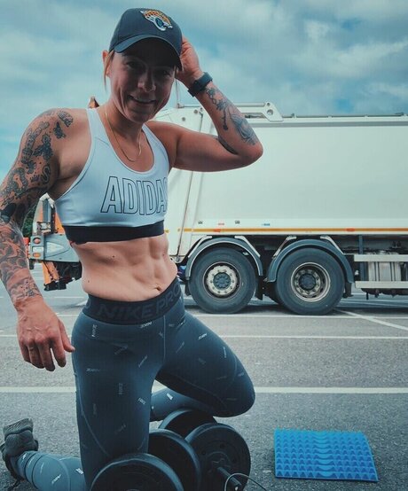 Lucy Spraggan naked model images