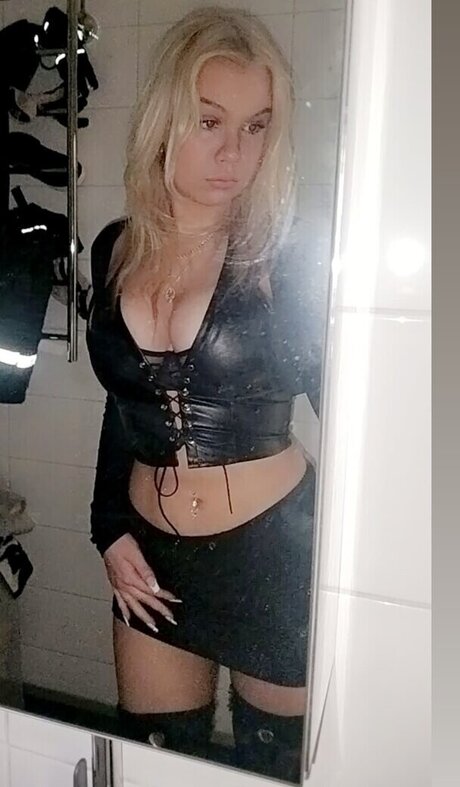 Nelli Virtanen perfect star galleries