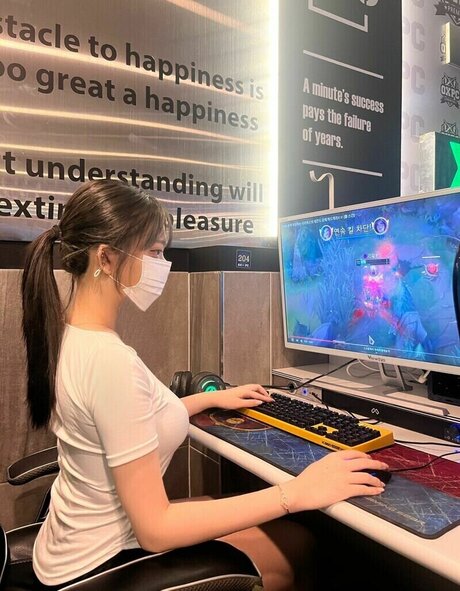 Foamharin pornstar top images