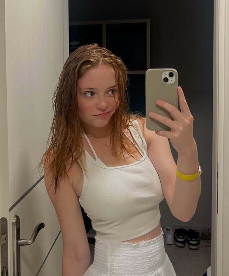 Madeleine b123 naked pornstar photos