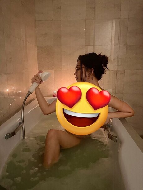 Shinta Khyuliang nudes model img