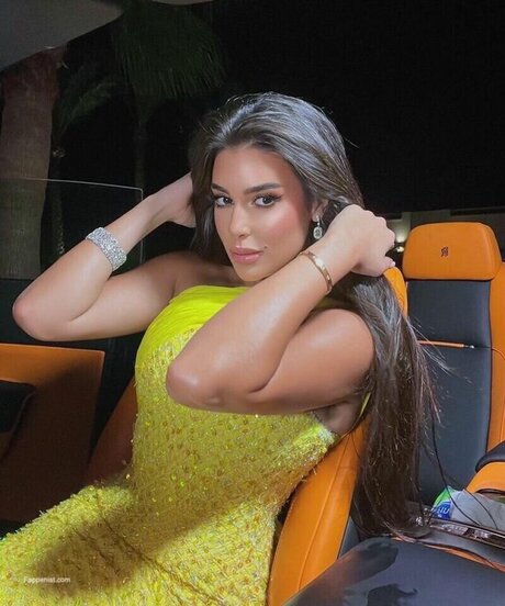 Yasmine Sabri model best galleries