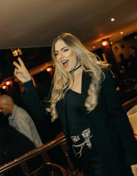 inapommer art model pics