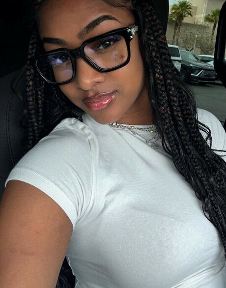 Deja Kelly naked pornstar images