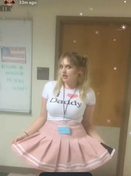 TalkFastEllie exclusive pornstar pics