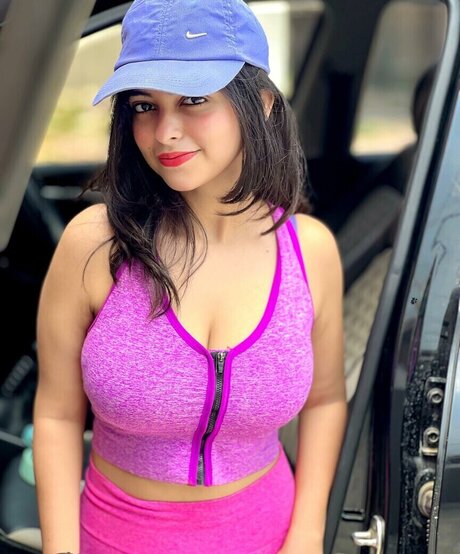 Riya Pandey hd pornstar pics