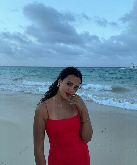 Camila Erika Montengro Rubina star top image