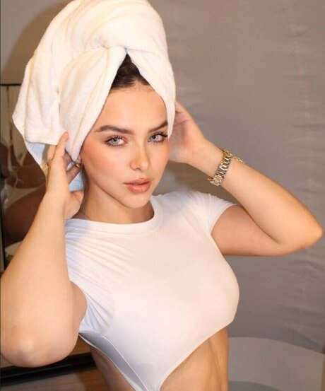 Sabrina Salvatierra sex actress archive