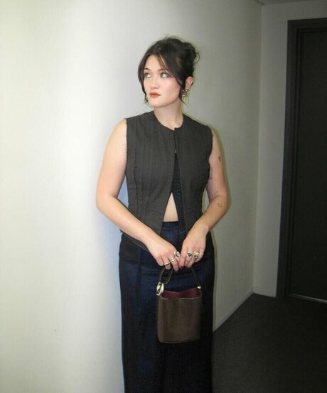 Isa Briones star top images