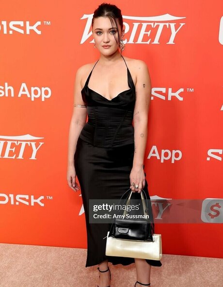 Isa Briones beautiful star images