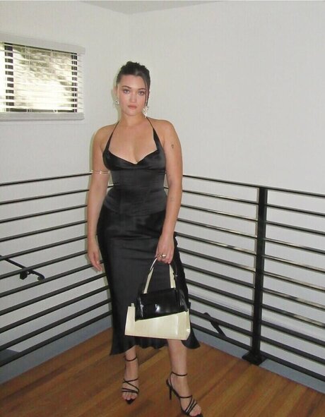 Isa Briones star nude pictures