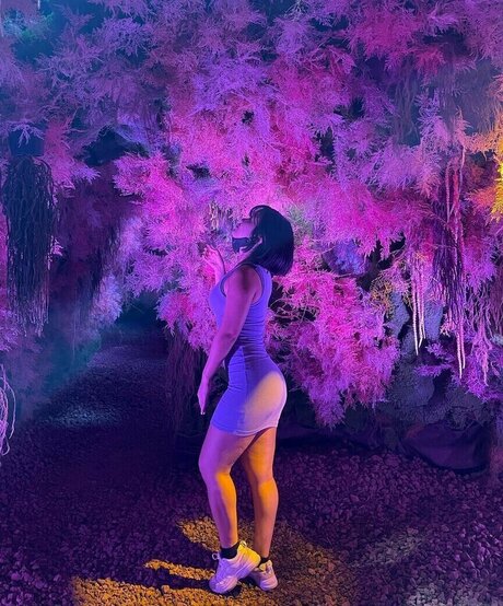 Hellini fit model adult pictures