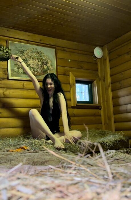 chr1swave model exclusive photo