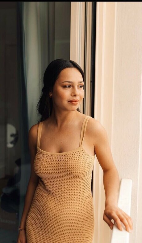 elise cm star top photo