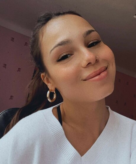 elise cm model naked img