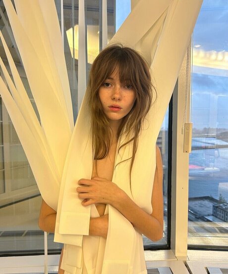 Sephira Lily Street top actress images