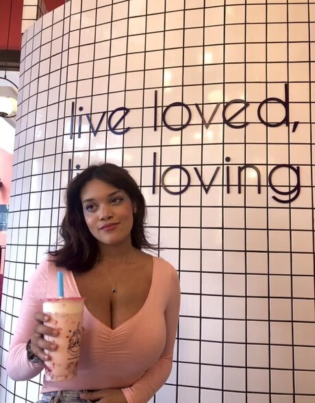 Nakishka art star pic