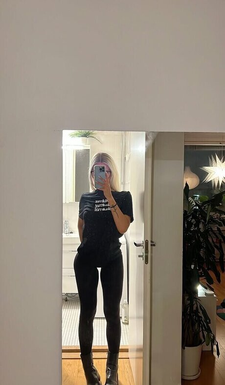 asian college onlyfans hd image