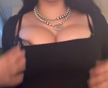 userwholovesnowfall naked model gallery