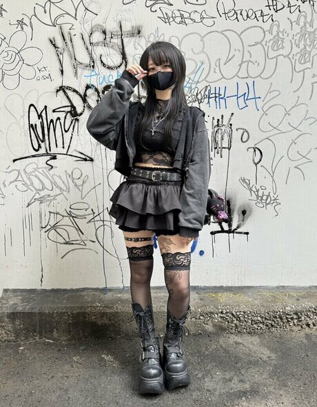 eye shiny sex actress pics