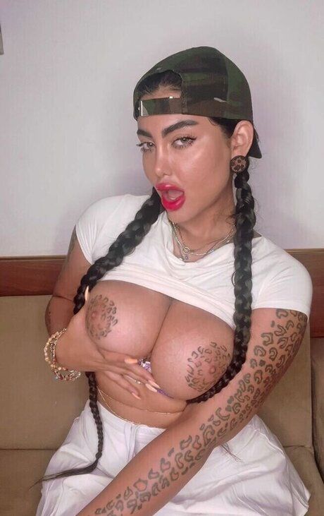 Aida Nikbakhti beautiful pornstar img