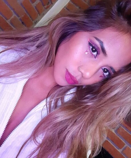 Saturnna Moon model pornographic image