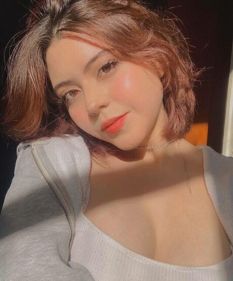 Vaniasse model high quality pic