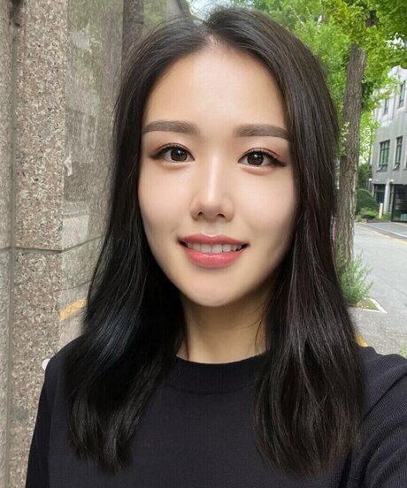 Thea Lee beautiful actress photos