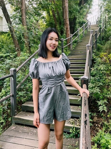 Thea Lee pretty actress gallery