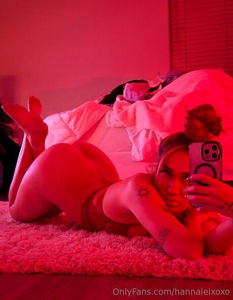 Hannaleixoxo model nudes archive