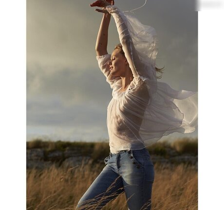 Frida Gustavsson perfect model img