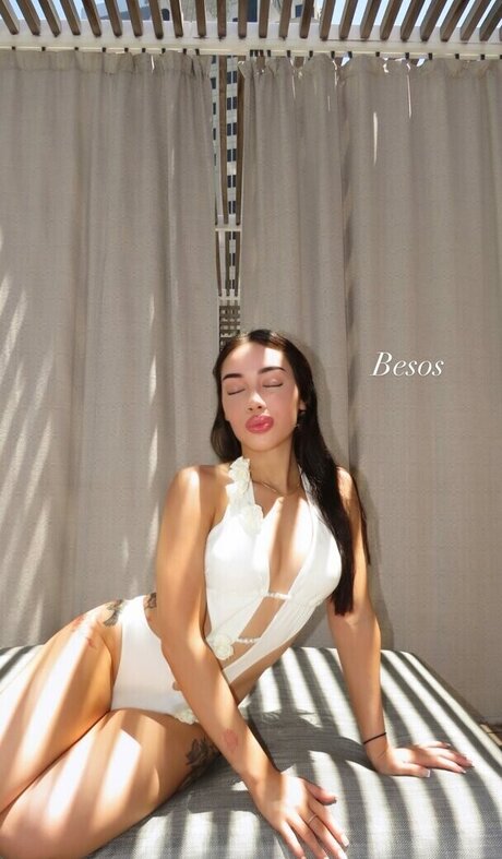 julbellaa model pretty image