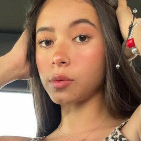 Joshabet Diaz hot actress pics