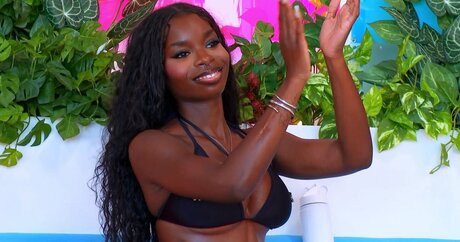 Olandria Carthen sexy model img