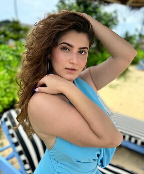 Shivaleeka Oberoi erotic actress img