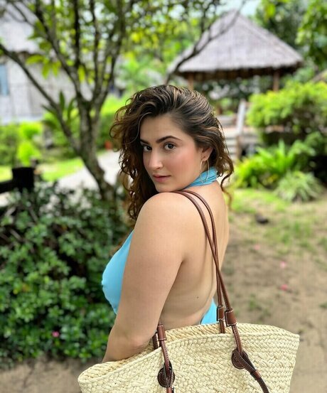 Shivaleeka Oberoi beautiful actress archive