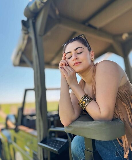 Shivaleeka Oberoi naked model photo