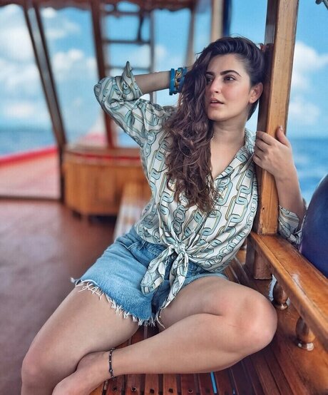 Shivaleeka Oberoi art actress archive