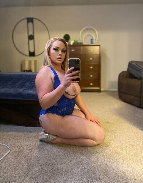 Katrina Thicc model xxx pic