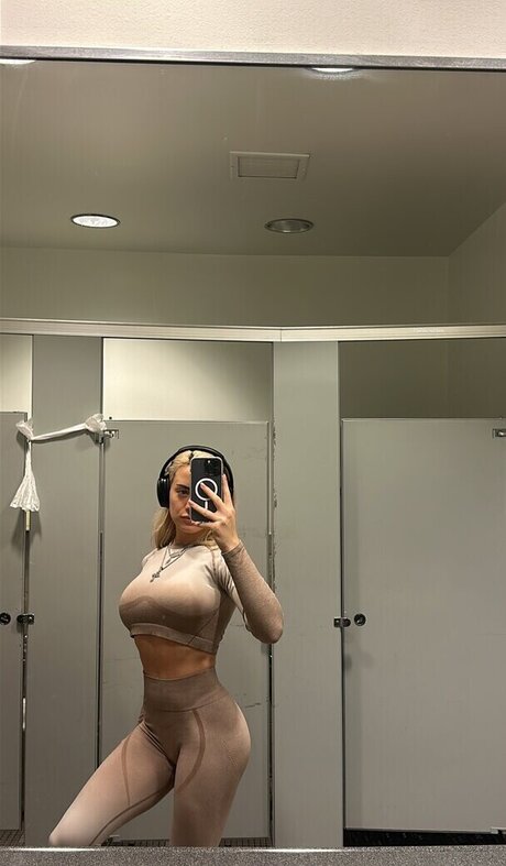 Alessandra Lucia xxx model image