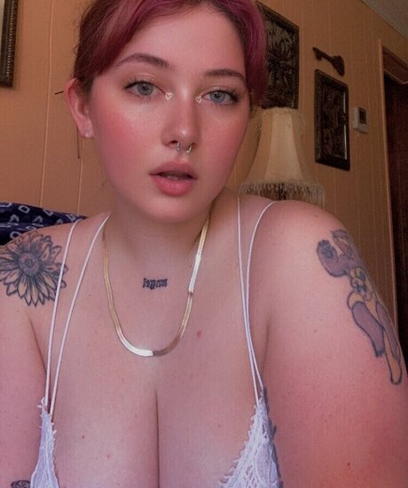 pixie pais xxx model image