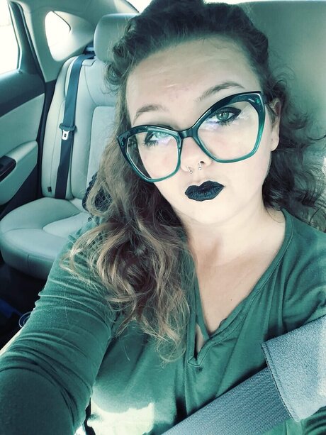 Leslie Adams nudes star galleries