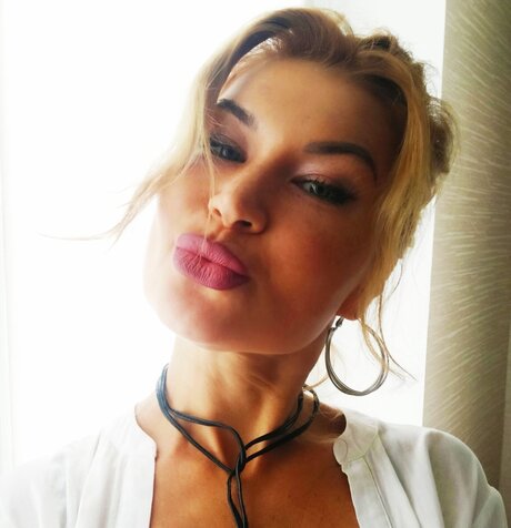 Zlata1616 model perfect image