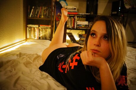 Trap Bunnie sexy model pictures