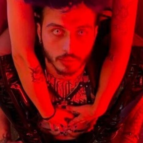 Wolfgang Die God naked star pic