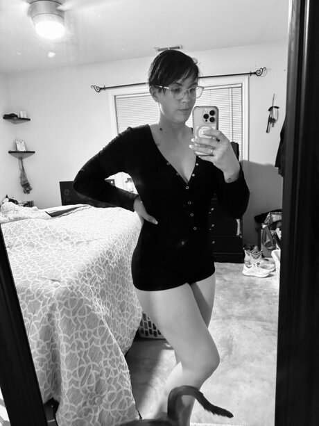 His Hotwife 28 pornstar exclusive pic