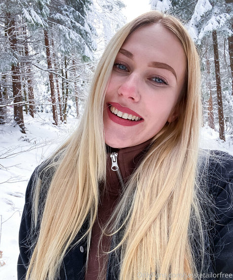 jassietailorfree free actress img